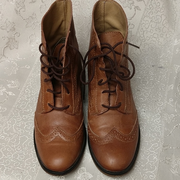 Steve Madden Shoes - Steve Madden  Lace up Boots Leather 7M